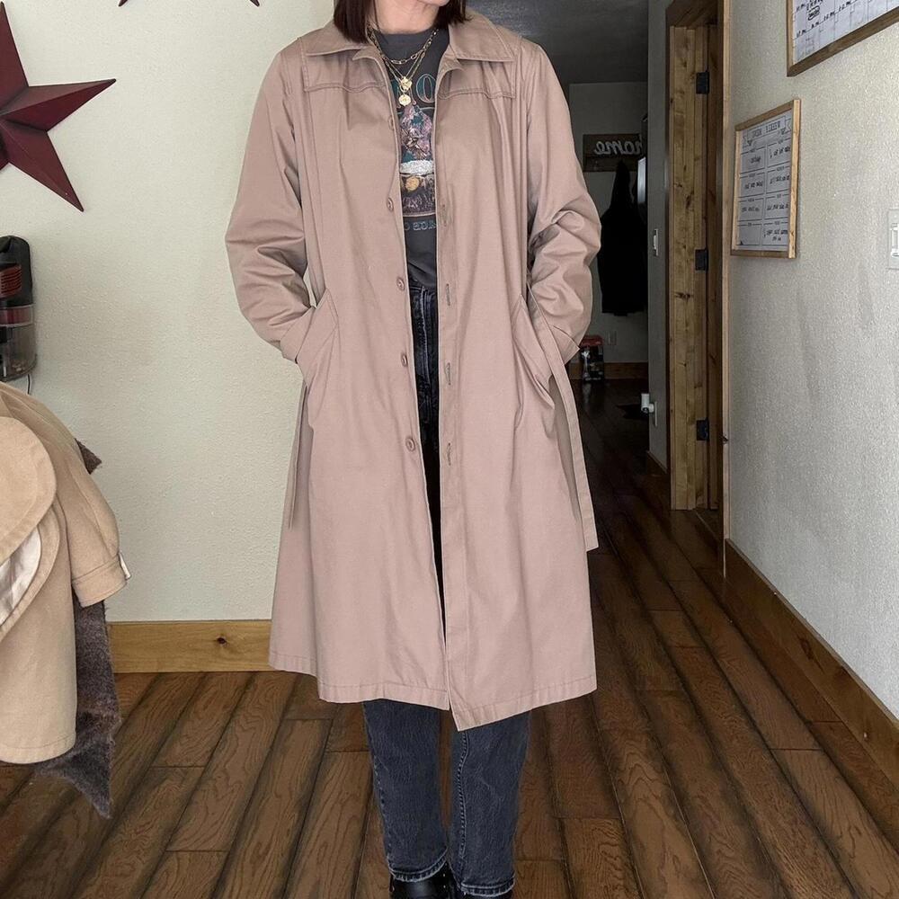 Vintage London Fog trench coach with belt